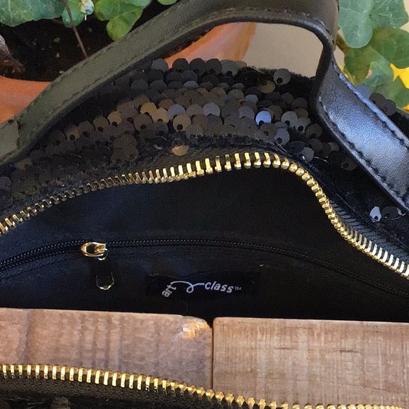 ‘Art Class’ Black Sequined/Velour Backpack/Purse - Picture 6 of 7